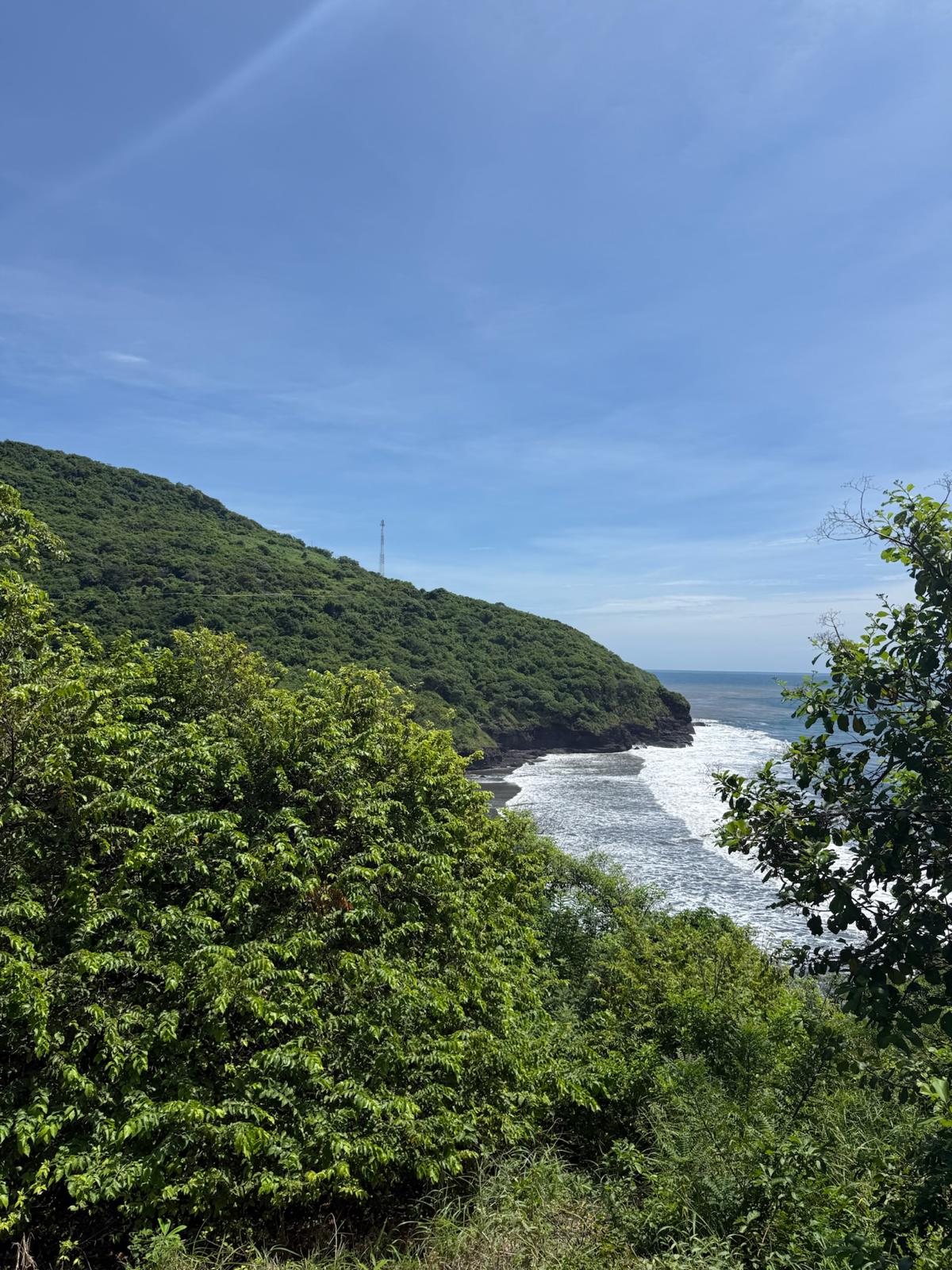 1.7 Acres Cliffside · Playa La Perla · El Salvador